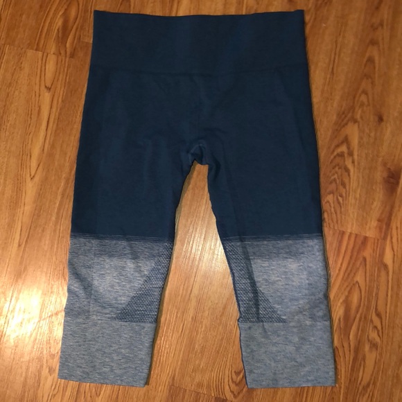 lululemon athletica Pants - LULULEMON SIZE 8